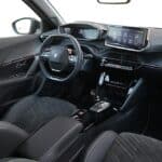 Peugeot 2008 Hybrid interior (3)