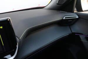 Peugeot 2008 Hybrid interior (6)