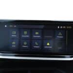 Peugeot 2008 Hybrid interior (7)