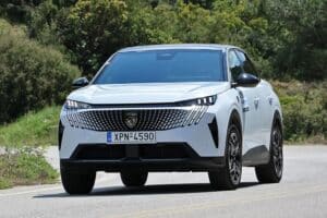 Peugeot 3008 Hybrid (18)