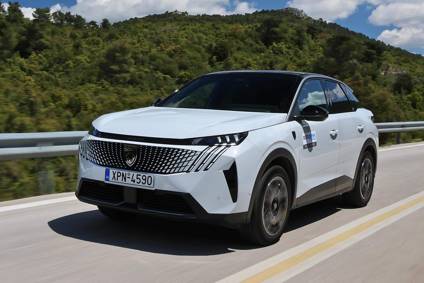 https://cdn.autogreeknews.gr/wp-content/uploads/2026/04/Peugeot-3008-Hybrid-21.jpg