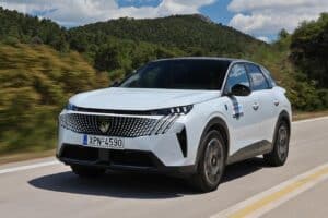 Peugeot 3008 Hybrid (23)