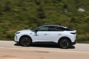 Peugeot 3008 Hybrid (3)