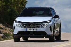 Peugeot 3008 Hybrid (9)