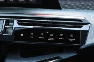 Peugeot 3008 Hybrid interior (11)