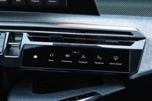 Peugeot 3008 Hybrid interior (12)