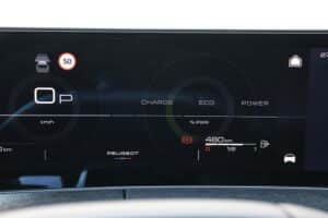 Peugeot 3008 Hybrid interior (20)