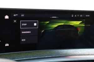 Peugeot 3008 Hybrid interior (22)