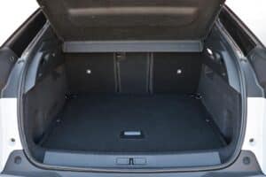 Peugeot 3008 Hybrid interior (6)