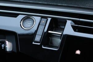 Peugeot 3008 Hybrid interior (9)