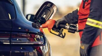 «Φρένο» στην ταχύτητα των αντλιών για χάρη των ηλεκτρικών;