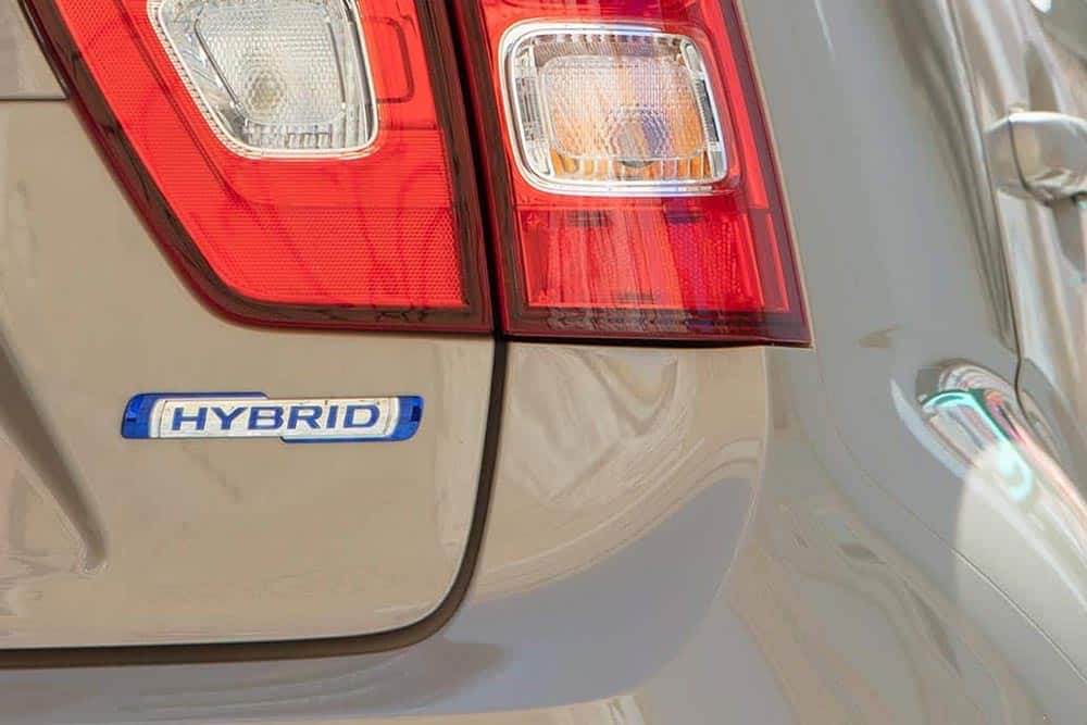 https://cdn.autogreeknews.gr/wp-content/uploads/2026/04/Suzuki-Ignis-Hybrid-logo.jpg