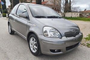 Toyota-Yaris-2005-1