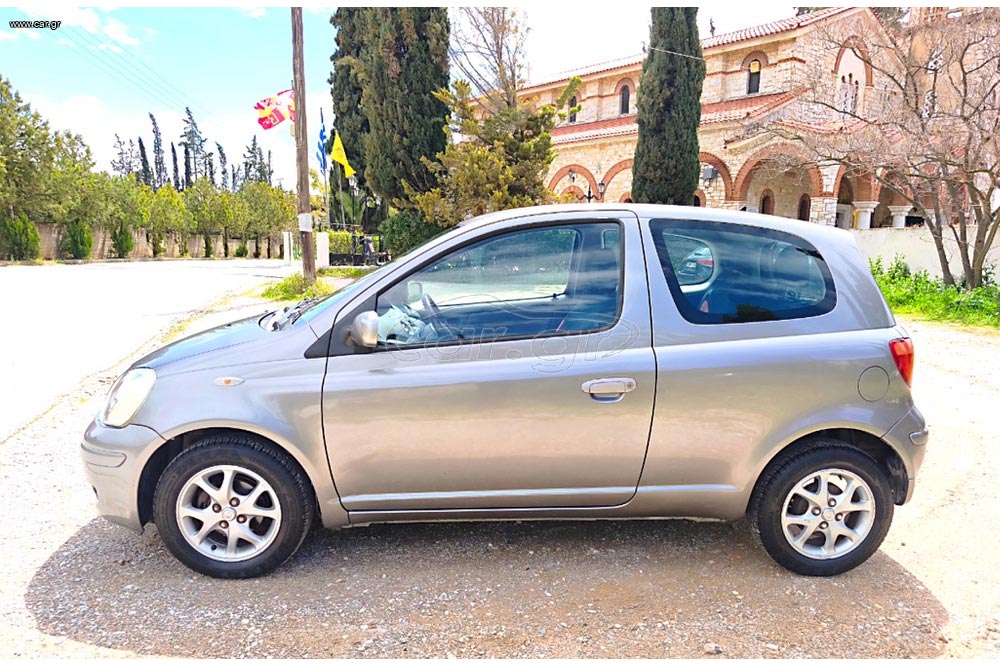 https://cdn.autogreeknews.gr/wp-content/uploads/2026/04/Toyota-Yaris-2005-3.jpg