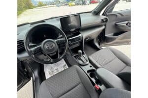 Toyota-Yaris-Cross-Hybrid-2022-6