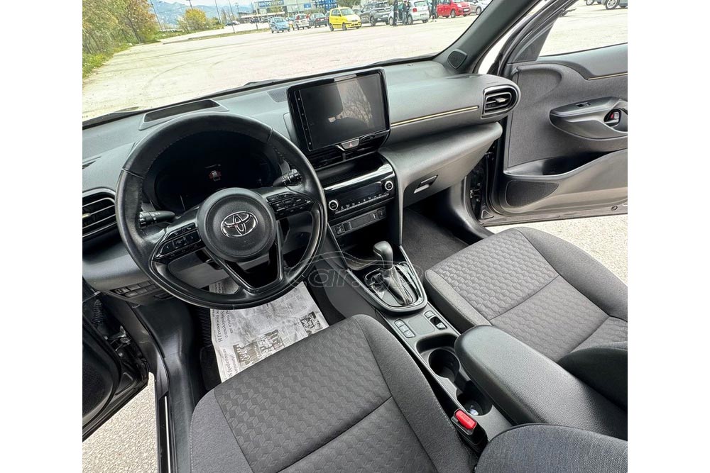 https://cdn.autogreeknews.gr/wp-content/uploads/2026/04/Toyota-Yaris-Cross-Hybrid-2022-6.jpg