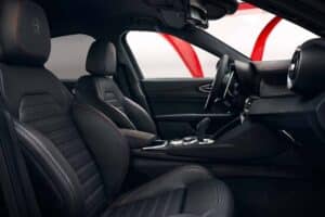 alfa-romeo-giulia-pack-performance-2026 (4)