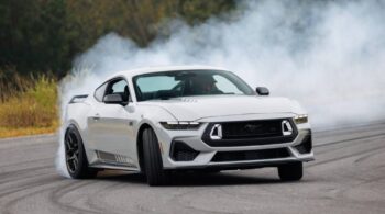 Καλπάζουν οι πωλήσεις της Ford Mustang