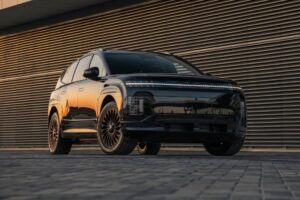 Νέο και άκρατα επιβλητικό Hyundai Ioniq 9 Black Ink