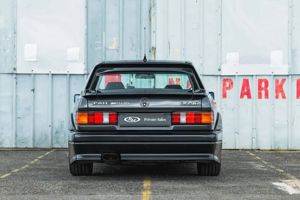 https://cdn.autogreeknews.gr/wp-content/uploads/2026/04/mercedes-190e-evo-auction-05.jpg