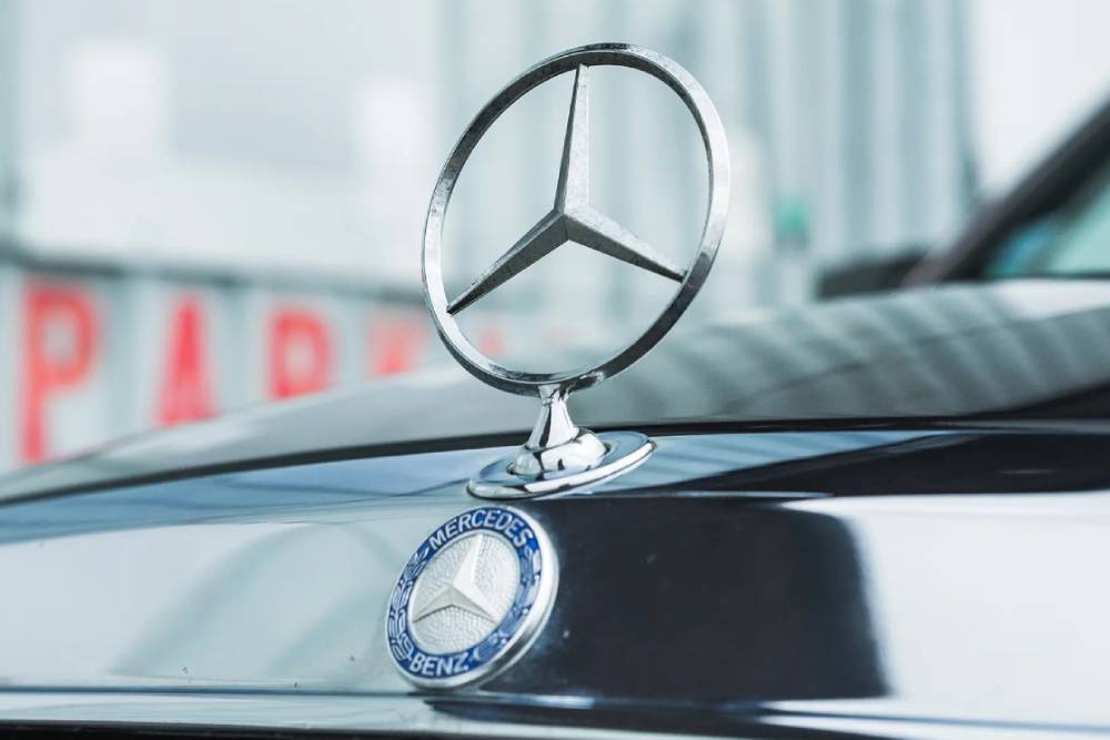 https://cdn.autogreeknews.gr/wp-content/uploads/2026/04/mercedes-190e-evo-auction-06.jpg