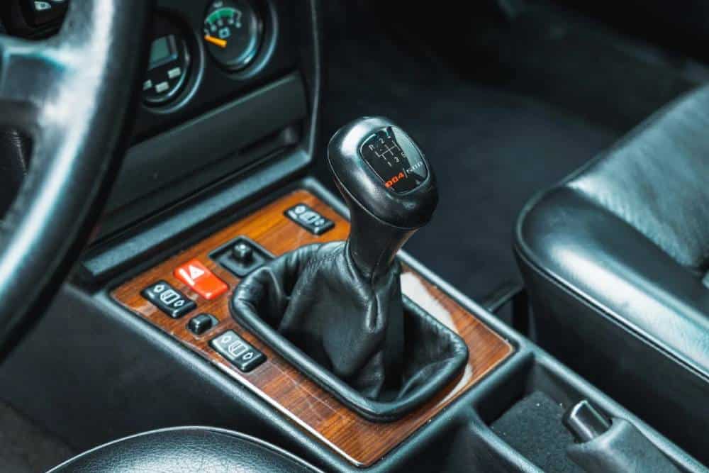 https://cdn.autogreeknews.gr/wp-content/uploads/2026/04/mercedes-190e-evo-auction-10.jpg