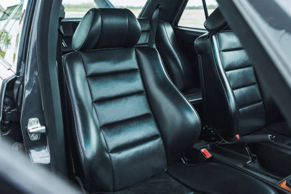 https://cdn.autogreeknews.gr/wp-content/uploads/2026/04/mercedes-190e-evo-auction-11.jpg