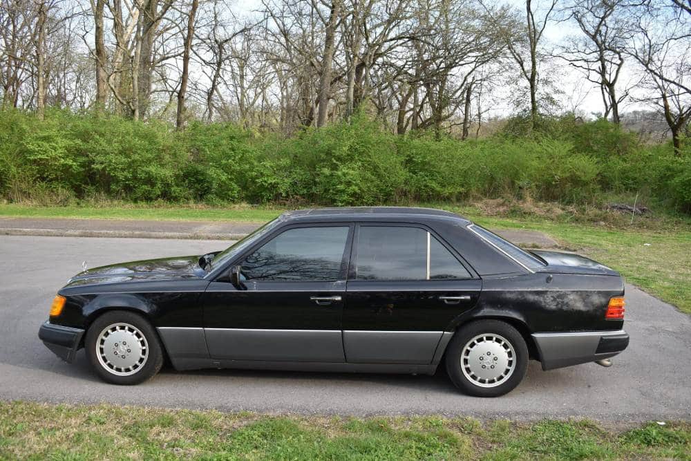 https://cdn.autogreeknews.gr/wp-content/uploads/2026/04/million-mile-1991-mercedes-benz-300d-10.jpg