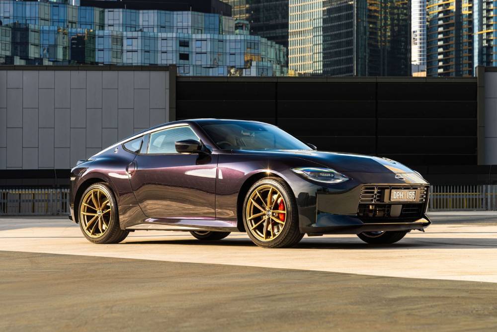 https://cdn.autogreeknews.gr/wp-content/uploads/2026/04/nissan-z-heritage-edition-8.jpg