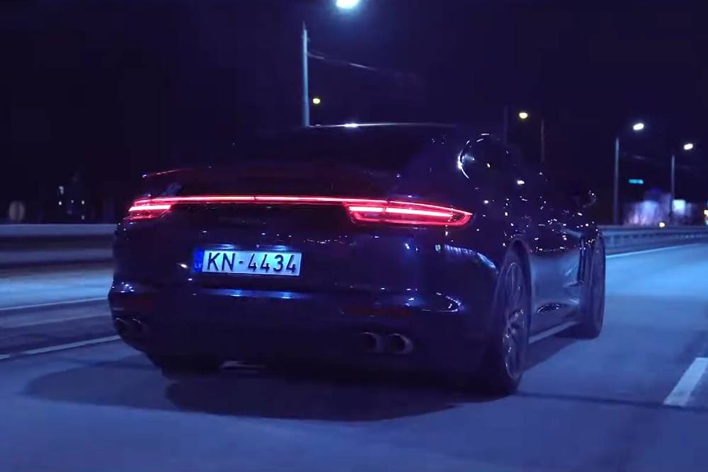 https://cdn.autogreeknews.gr/wp-content/uploads/2026/04/porsche-panamera-diesel-autobahn-run.jpg