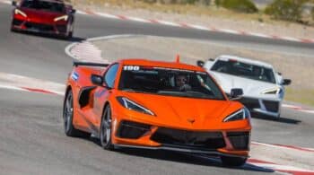 Σχολή οδήγησης Corvette λόγω επίφοβων ιδιοκτητών