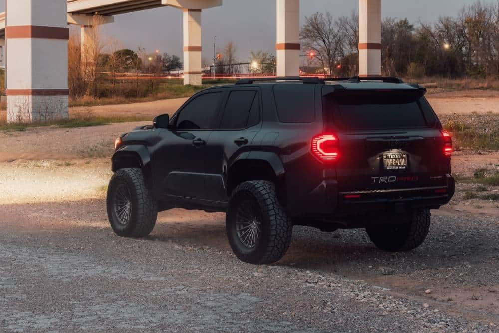 https://cdn.autogreeknews.gr/wp-content/uploads/2026/04/toyota-4runner-trd-pro-by-vossen-4.jpg