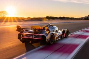 Το hypercar της Genesis έβαλε τα αγωνιστικά του (+video)