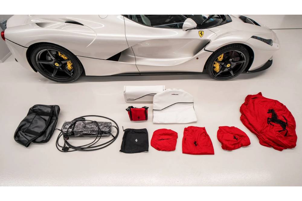 https://cdn.autogreeknews.gr/wp-content/uploads/2026/05/2015-ferrari-laferrari-9.jpg