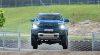 Η τέχνη της «απογείωσης» με το Ford Ranger Raptor