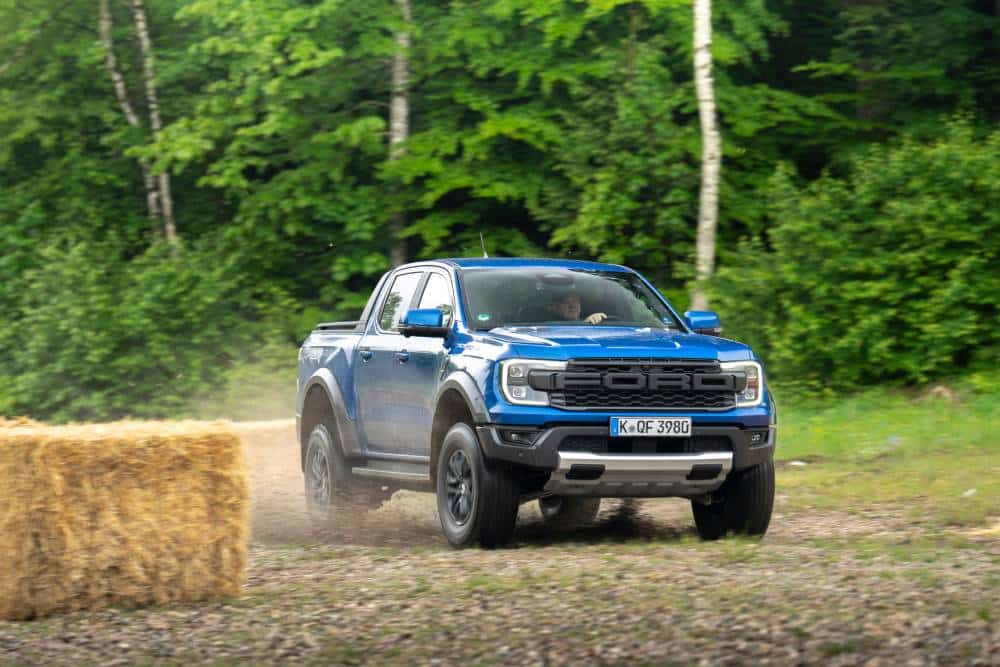 https://cdn.autogreeknews.gr/wp-content/uploads/2026/05/2026_Ranger_Raptor_Jump_6_278-1.jpg
