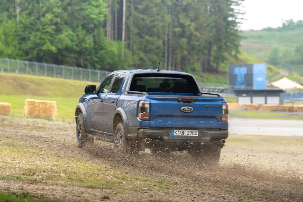 https://cdn.autogreeknews.gr/wp-content/uploads/2026/05/2026_Ranger_Raptor_Jump_8_277-1.jpg