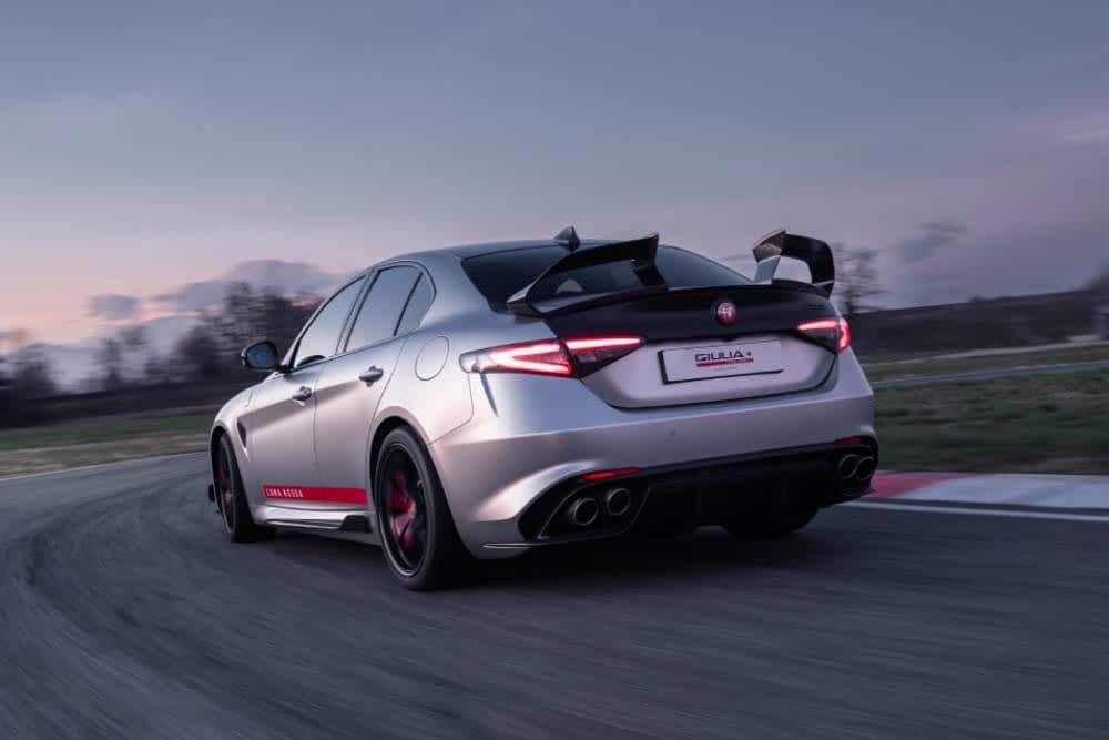 https://cdn.autogreeknews.gr/wp-content/uploads/2026/05/Alfa-Romeo-Giulia-QV.jpg