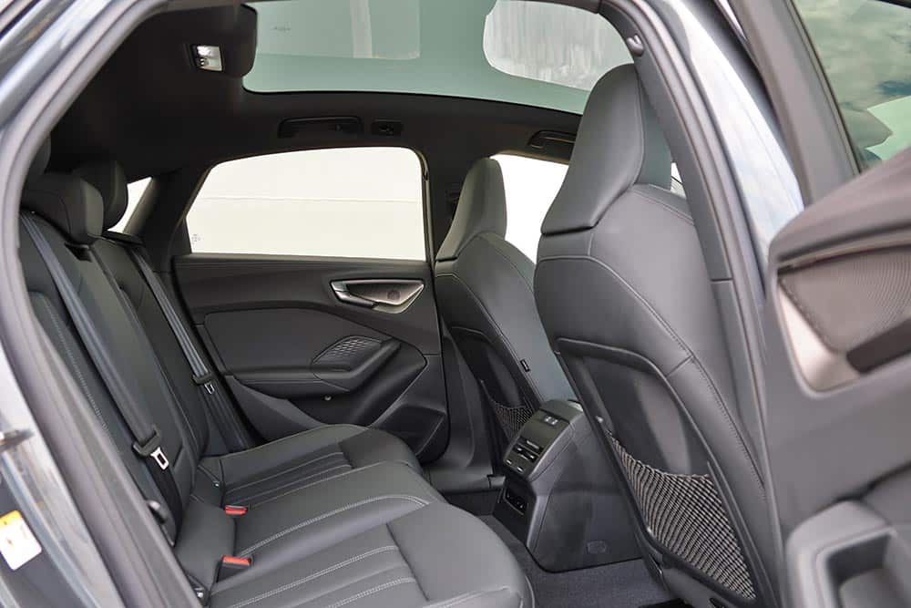 https://cdn.autogreeknews.gr/wp-content/uploads/2026/05/Audi-A5-Sedan-S-line-e-hybrid-quattro-S-tronic-367-hp-interior-21.jpg
