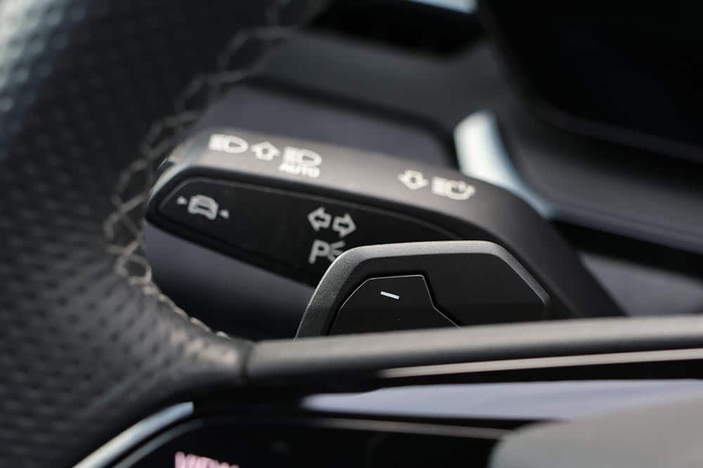https://cdn.autogreeknews.gr/wp-content/uploads/2026/05/Audi-SQ6-SUV-e-tron-interior-17.jpg