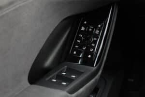Audi SQ6 SUV e-tron interior (4)