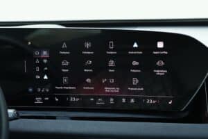Audi SQ6 SUV e-tron interior (5)