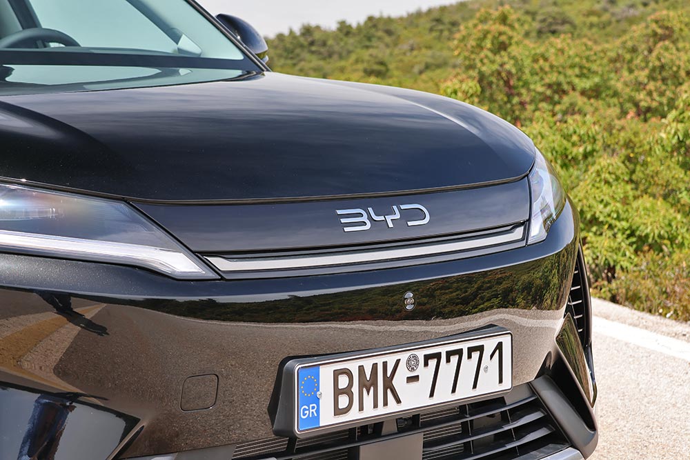 https://cdn.autogreeknews.gr/wp-content/uploads/2026/05/BYD-ATTO-2-DM-i-11.jpg