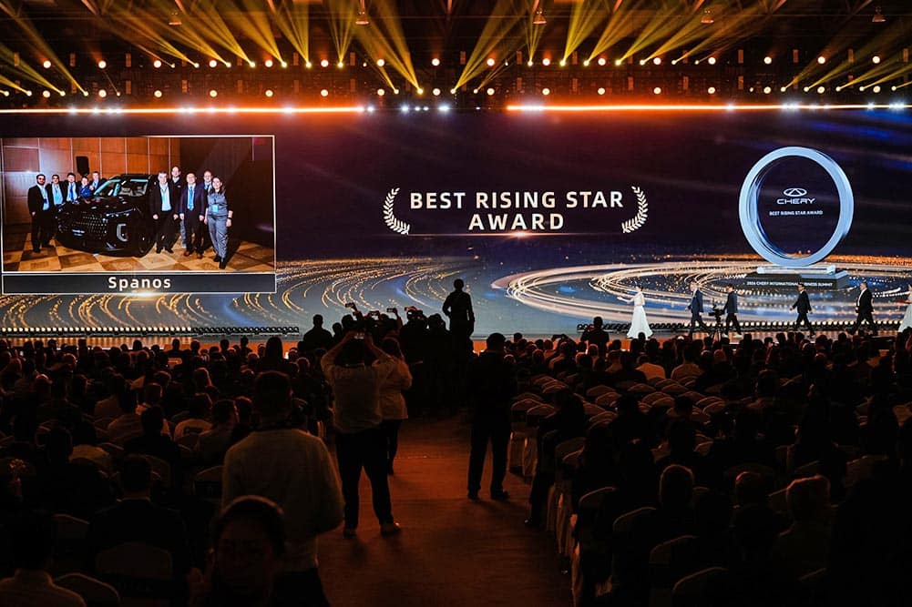 https://cdn.autogreeknews.gr/wp-content/uploads/2026/05/Chery-IBS-2026-Awards-02-Best-Rising-Star.jpg
