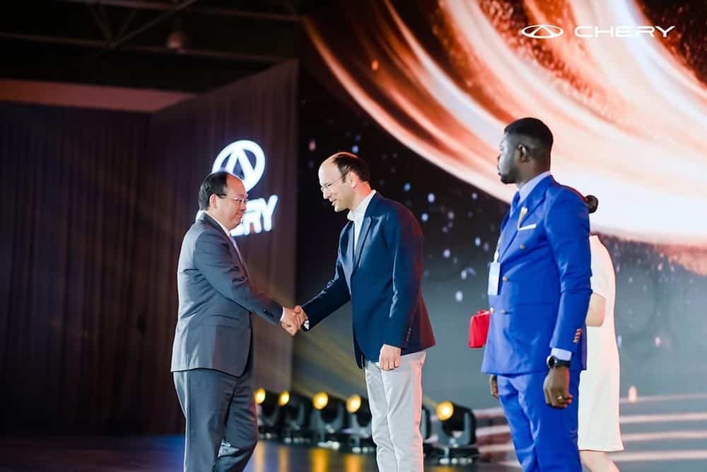 https://cdn.autogreeknews.gr/wp-content/uploads/2026/05/Chery-IBS-2026-Awards-Outstanding-Channel-Development-Galanopoulos.jpg