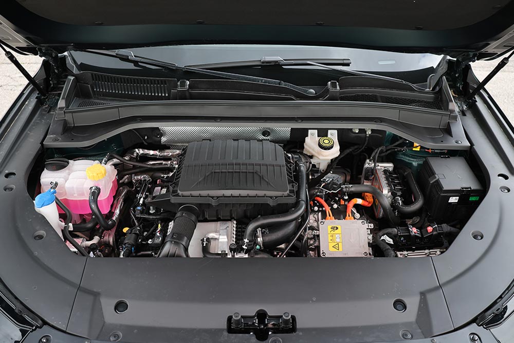 https://cdn.autogreeknews.gr/wp-content/uploads/2026/05/Chery-Tiggo-9-PHEV-engine.jpg