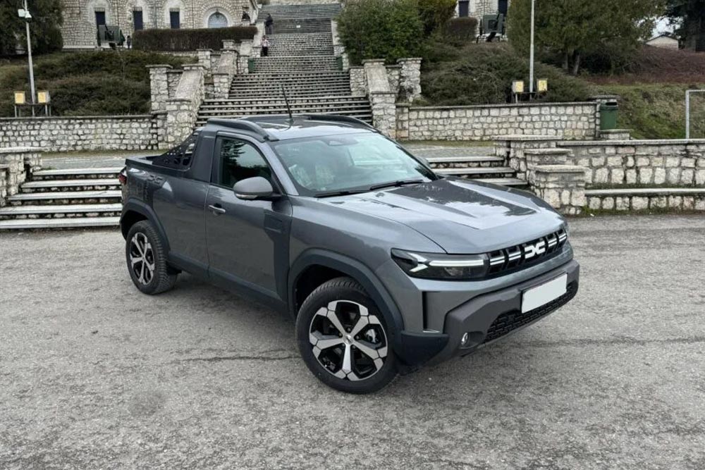https://cdn.autogreeknews.gr/wp-content/uploads/2026/05/Dacia-Duster-pickup-2.jpg