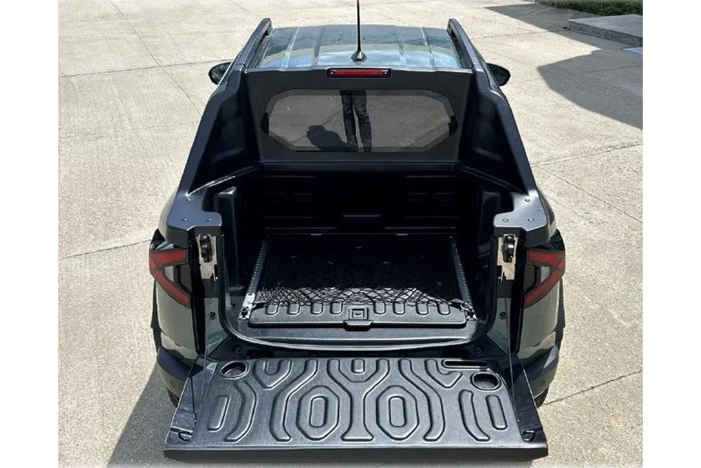 https://cdn.autogreeknews.gr/wp-content/uploads/2026/05/Dacia-Duster-pickup-5.jpg