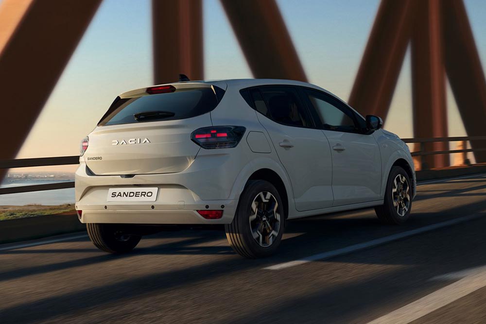 https://cdn.autogreeknews.gr/wp-content/uploads/2026/05/Dacia-Sandero-2026.jpg