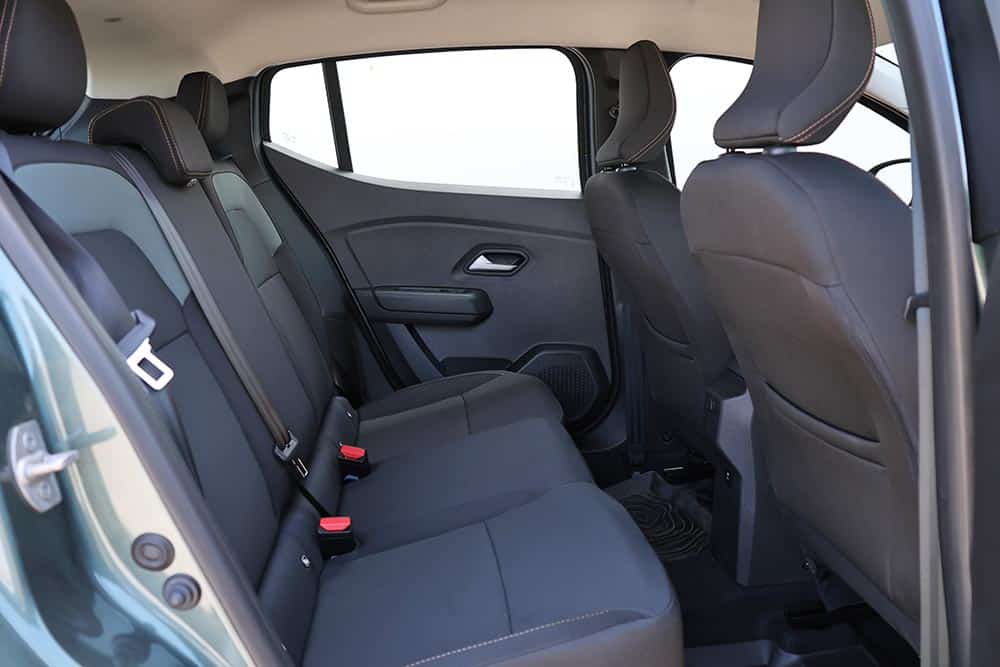 https://cdn.autogreeknews.gr/wp-content/uploads/2026/05/Dacia-Sandero-Stepway-ECO-G-120-interior-21.jpg